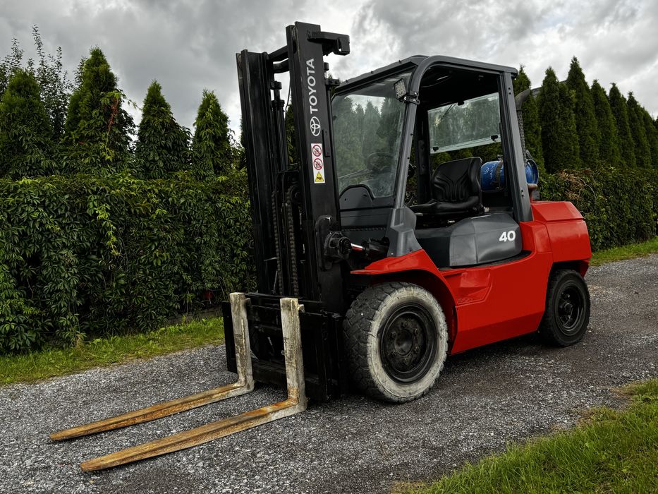 Toyota 02-7FG35 wózek widłowy 3,5T LPG | 4 m | 2003 r.