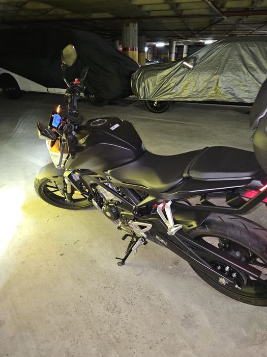 HONDA CB125R (2019) – Apenas 3.000km! + Mala SHAD