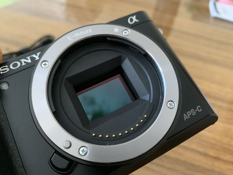 Sony A6000(body, стан близький до нового,пробіг-1555 ),або + kit