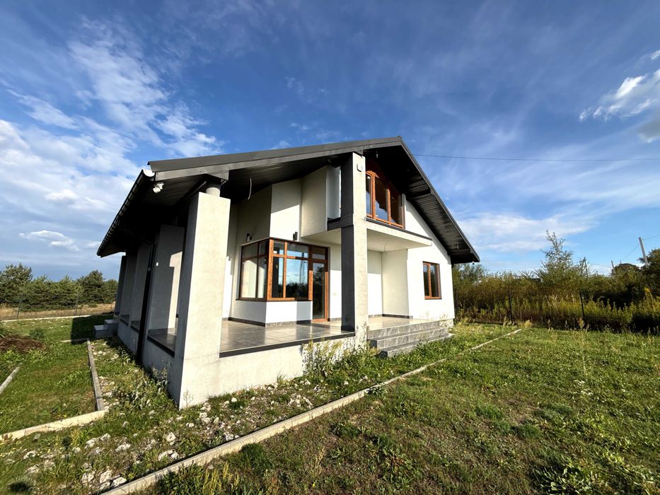 Продам 4 кімнатний будинок 180 кв.м. с. Терновиця!