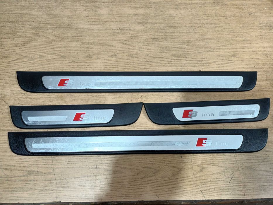 Listwy listwa nakładka nakładki progowe progu AUDI A4 B8 S-line Sline
