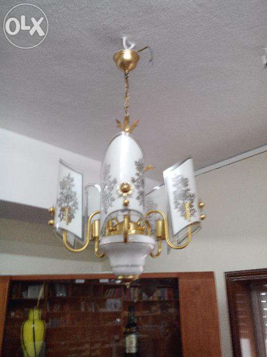 Candeeiros de teto brancos / dourado