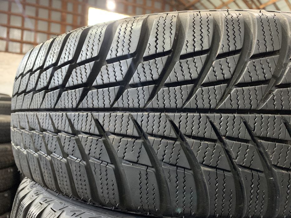 Шини б/у зима 205/55 R16 Bridgestone blizzak Lm 005
