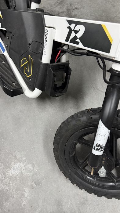 Bicicleta eletrica injusa