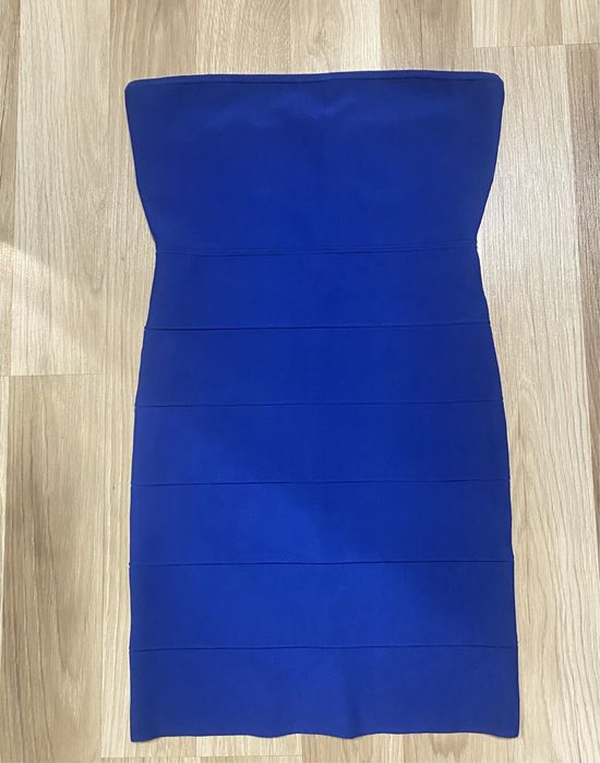 Вишукана сукня від BCBGMAXAZRIA