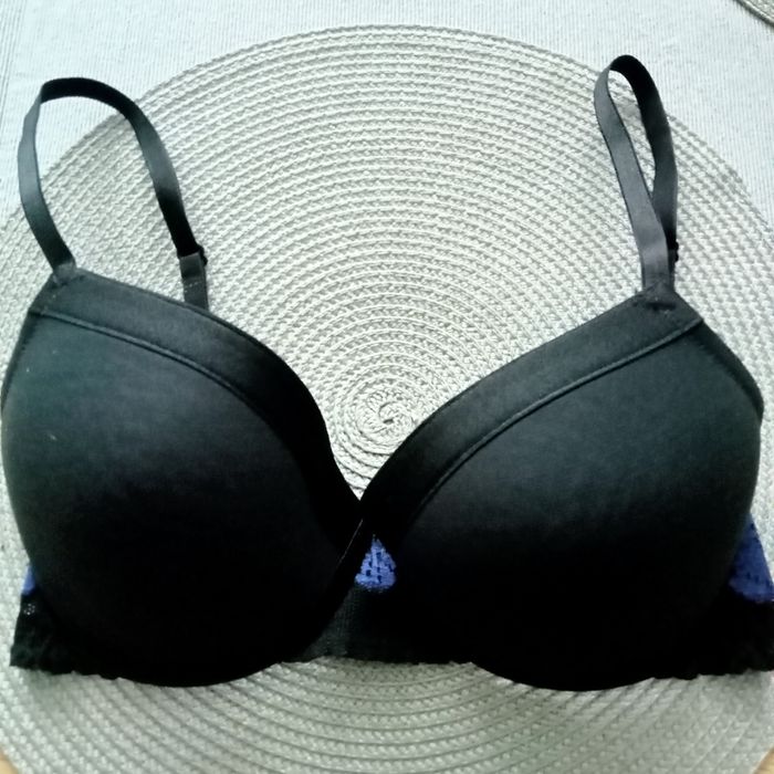 Biustonosz Triumph 70D