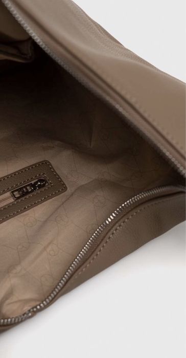 Жіноча сумка бежевого кольору