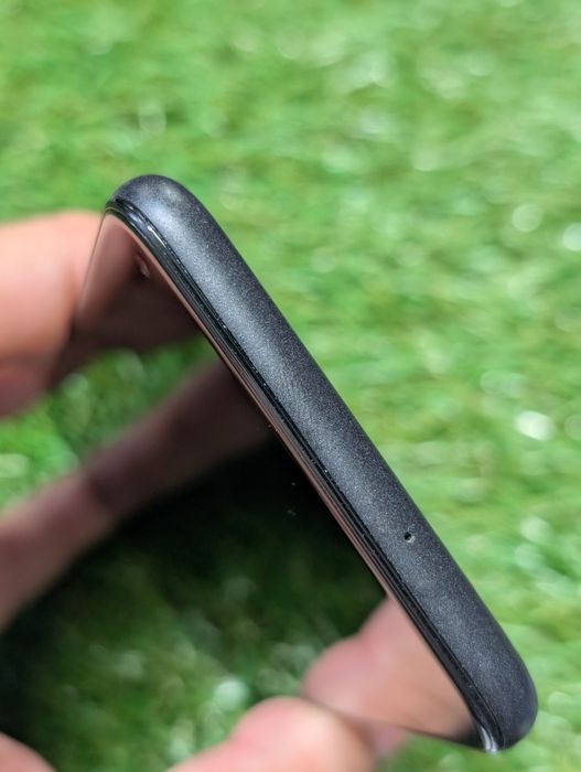 Google pixel 5 Obsidian (21843) 8/128Gb Neverlock 99% батарея