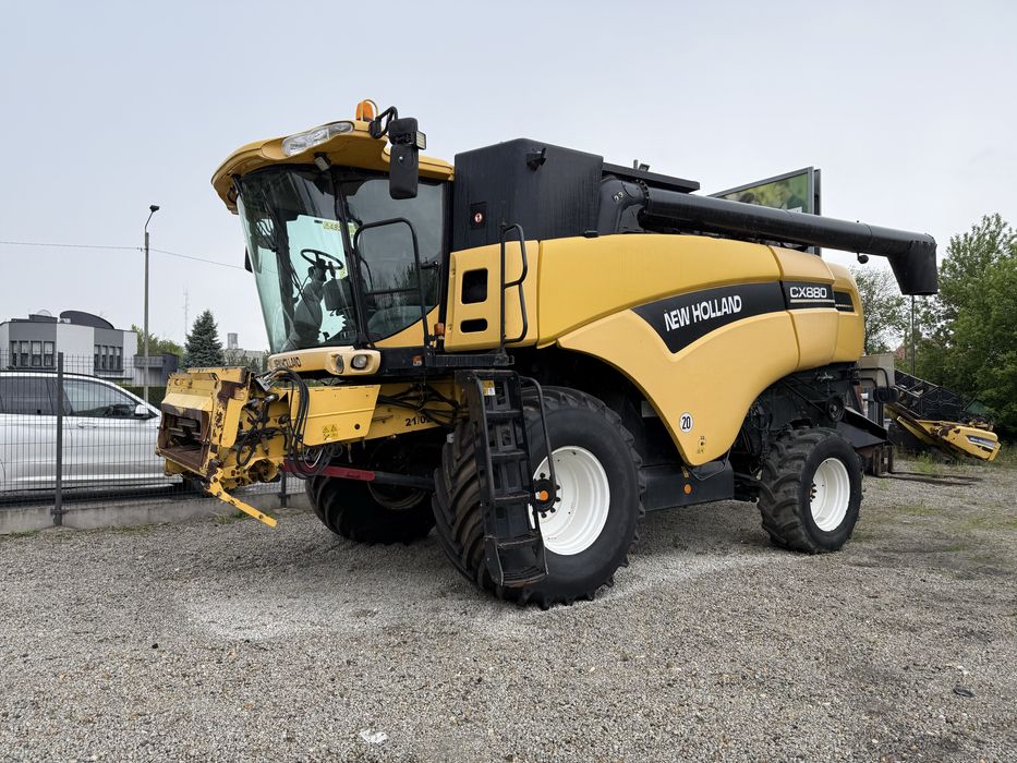 Kombajn zbożowy new holland cx880