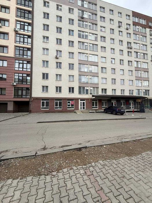 Оренда приміщення з фасадними вікнами, 226м2, біля Нової пошти