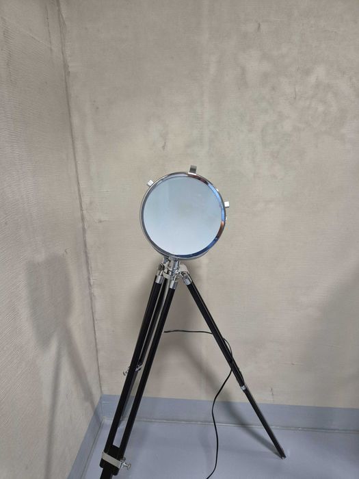 Lampa halogen na  statywie