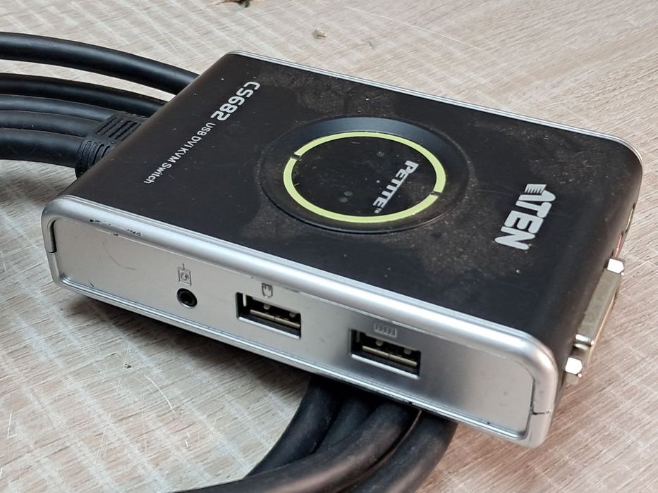 Крування компютерами USB DVI KVM Switch Aten CS682