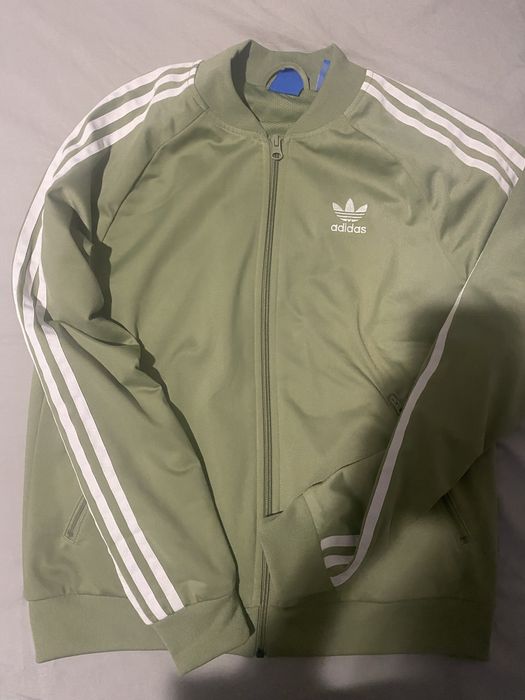 Зелена adidas.