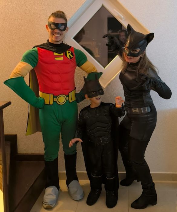 Disfarce Robin e Catwoman