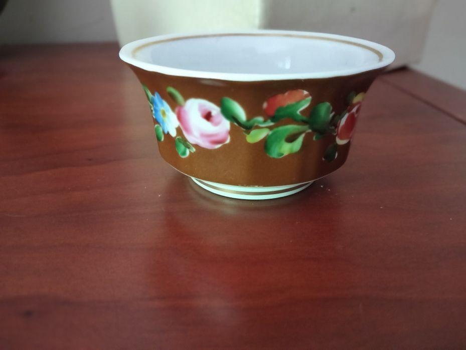 Antiga Tigela / Taça em Porcelana Vista Alegre Pintada à Mão - 10cm
