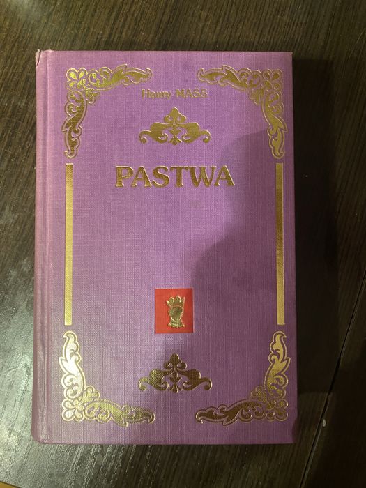 Ksiazka pastwa honny mass