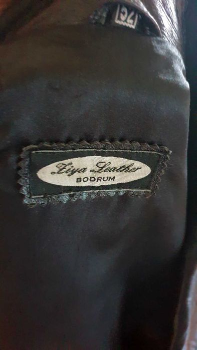 Czarna skórzana kurtka - rozmiar 52