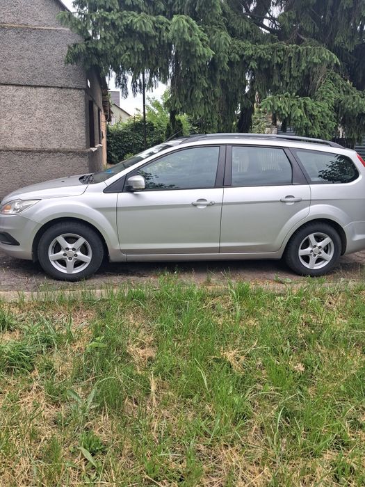 FORD Focus 1.6 бензин