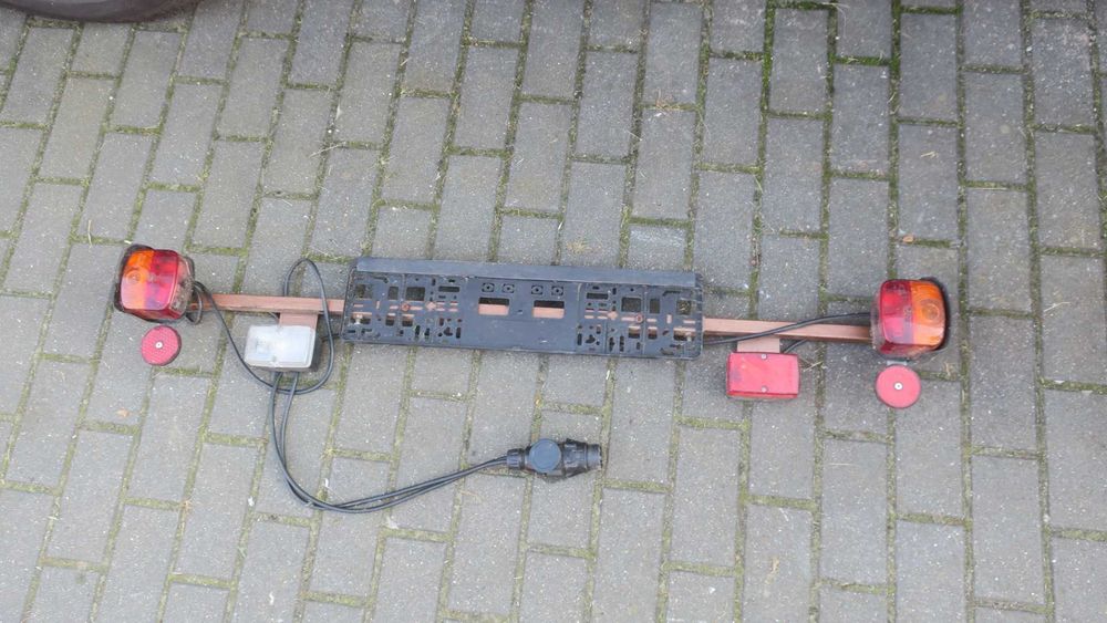 Zestaw gotowych świateł do przyczepy przyczepki