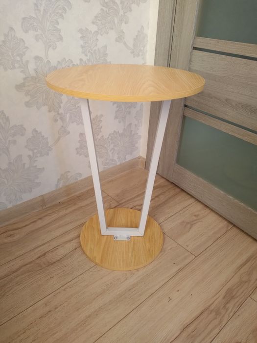 Журнальний столик