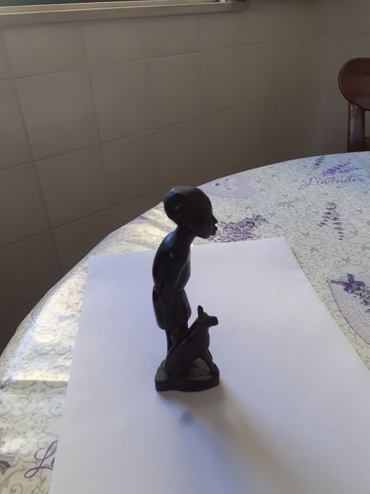 Estatueta de pau preto