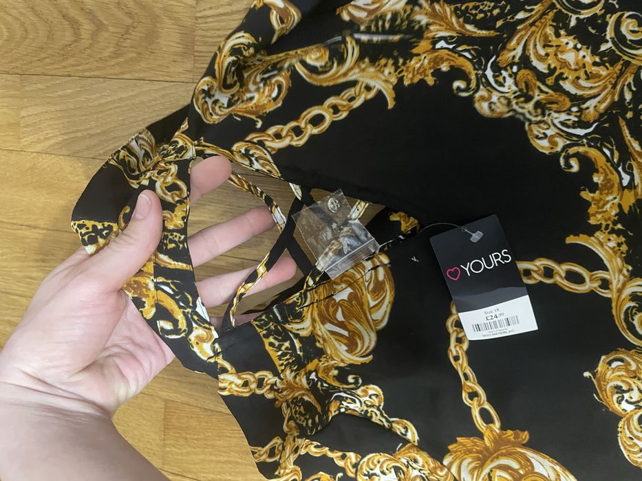 Блузка подовжена розмір л(18 європ)