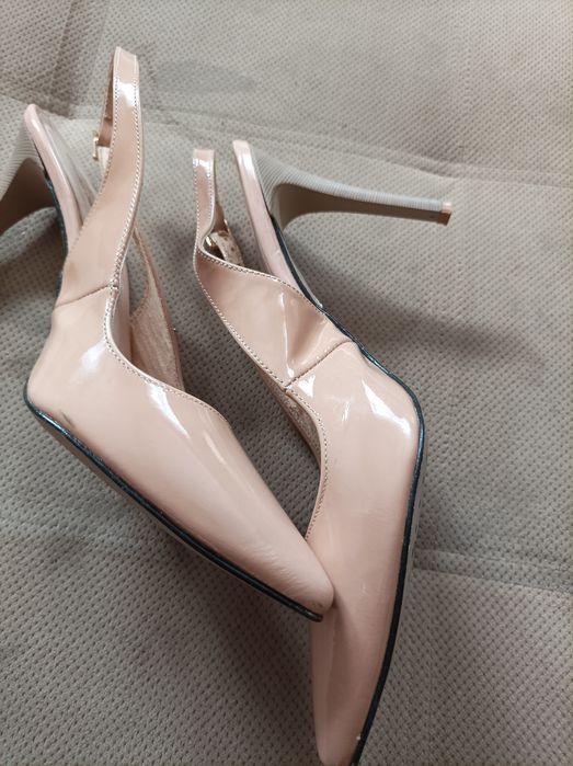 Szpilki Giulio Santoro lakierowane roz 36 dl wk 23 cm