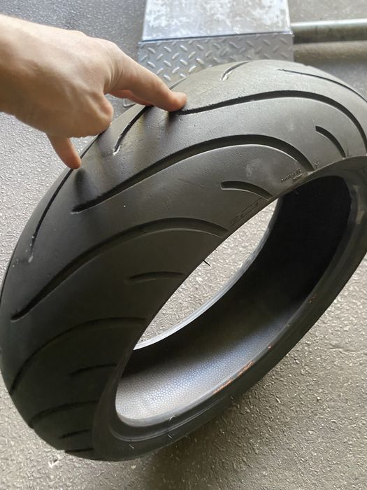 Pneu de Mota 190/50/17 - Michelin Pilot Road 2
