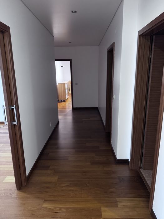 Aluga-se T2 semi-mobilado