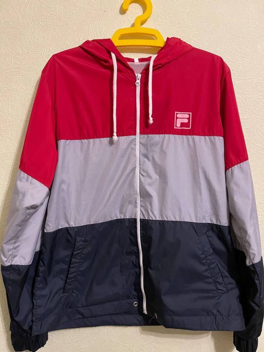 Крута вітровка 48 розмір