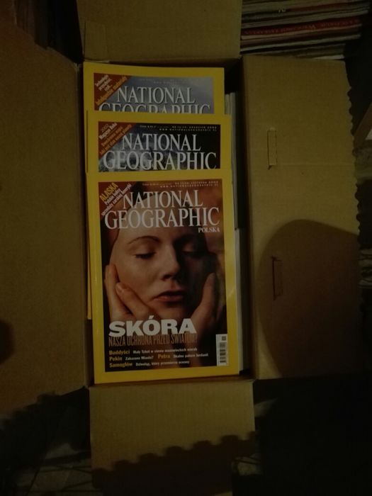 Sprzedam 2 kartony National Geographic z lat 2000- 2002
