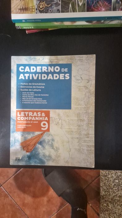 Livros do 9° de várias matérias e editoras