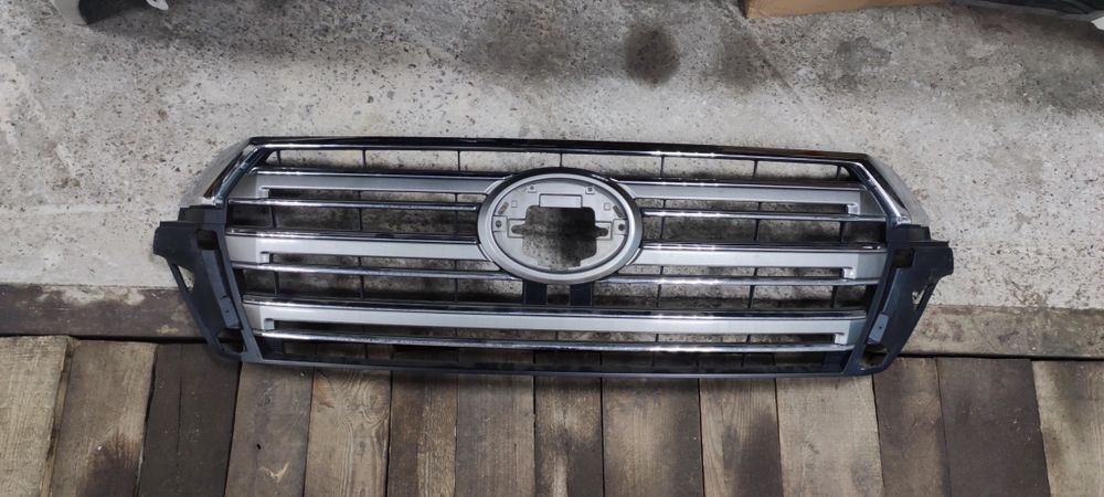 Решетка радиатора land cruiser 200 2016-2020