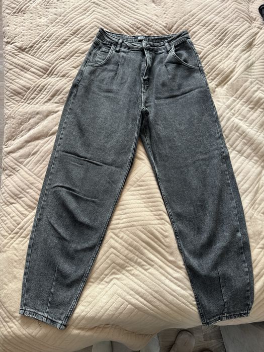 Джинсы , состояние новых