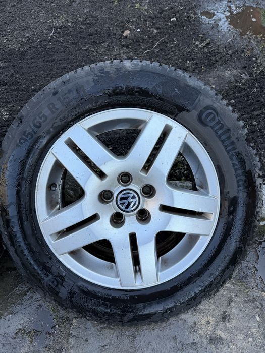 Felgi aluminiowe z letnimi oponami continental 195/65 R15