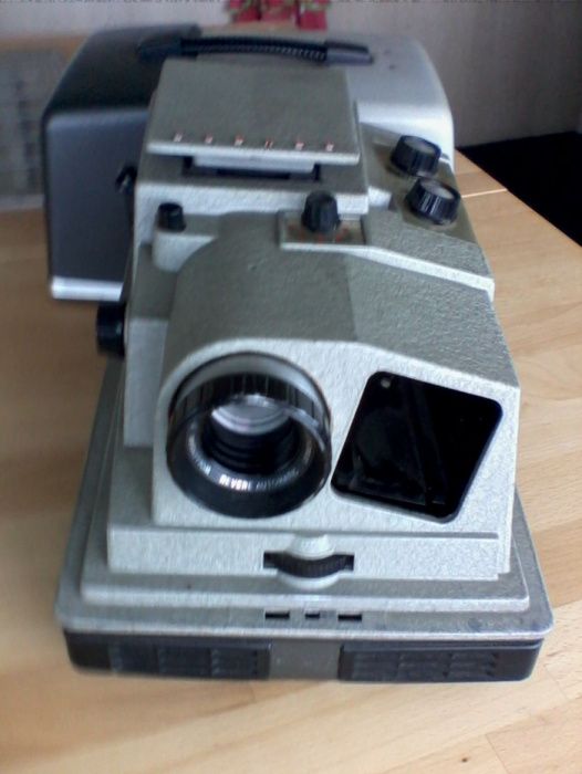 REVERE 808 Vintage Slide Projector