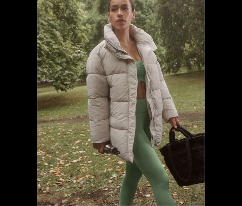 Продам куртку бежева, next