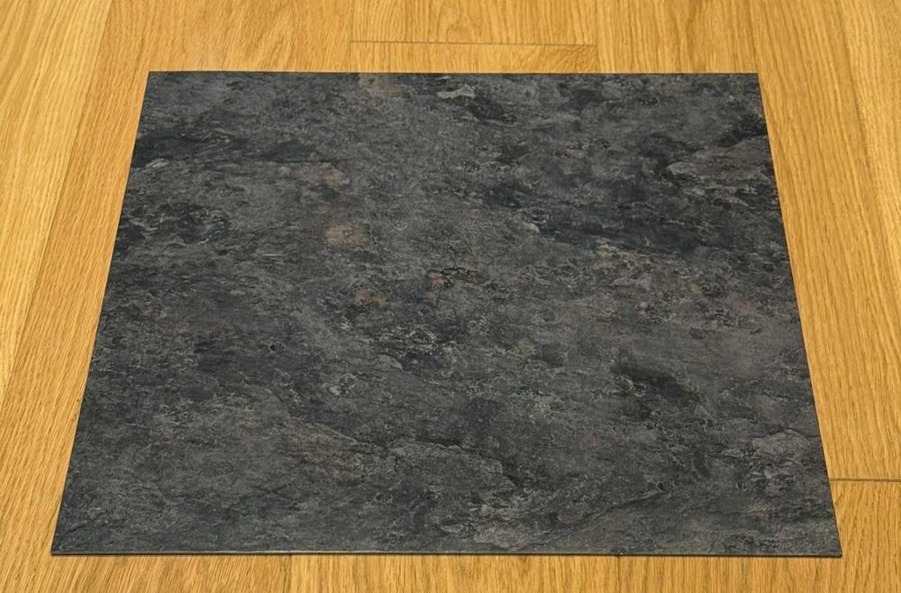 Panele winylowe podłogowe LVT wysokiej wytrzymałości - 50 m2