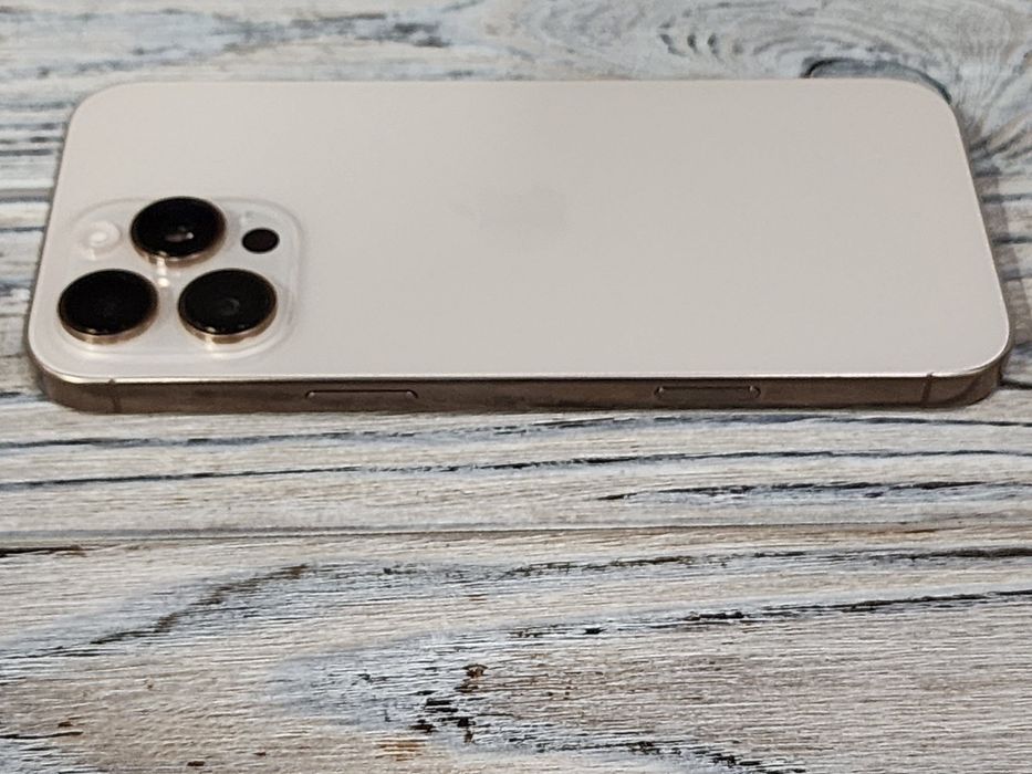 IPhone 16 Pro Max 256 eSIM Desert гарантия 880$