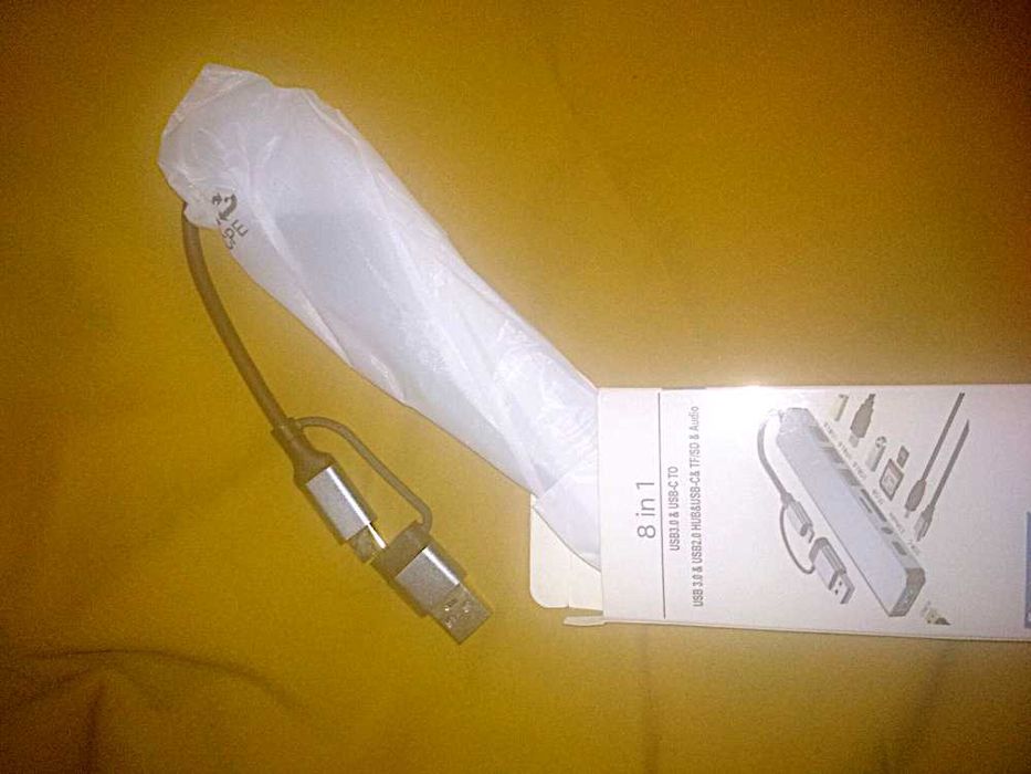 Універсальний USB-хаб 8 в 1