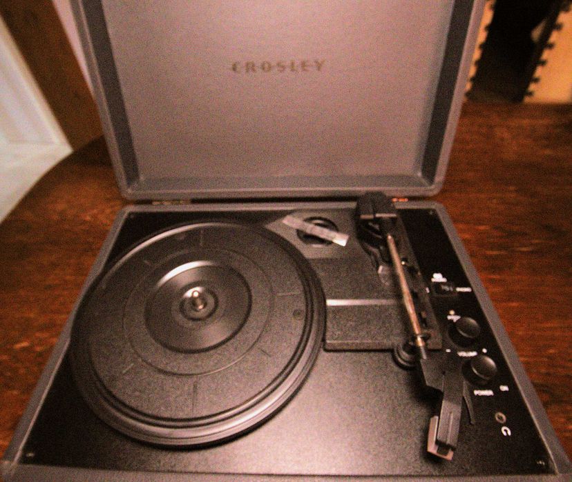 Crosley Cruiser Plus - Przenośny gramofon (praktycznie nowe)
