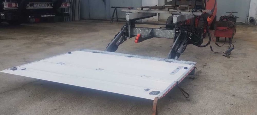 Winda chowana pod spód Dhollandia udźwig 2000kg 2022rok