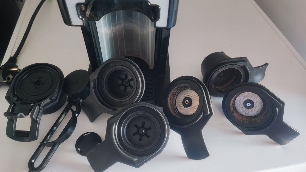 Máquina de café Dimolli avariada com acessórios