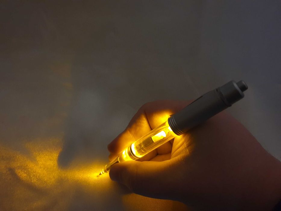 Esferográfica com Luz Incorporada - Vintage Rara e Coleccionável