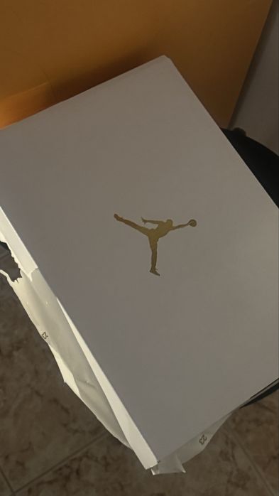 Nike Air Jordan 1 Low – Verde e Bege (nunca usado)