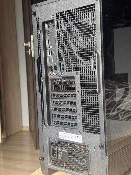 NOWY!!! Komputer gamingowy Ryzen 7 7800X3D / DDR5 / chłodzenie wodne