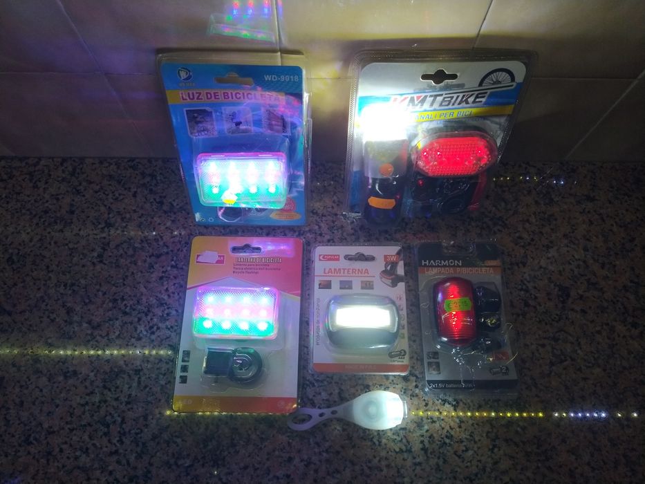 Lanternas para bicicleta ou trotinete casa carro quarto apartamento.