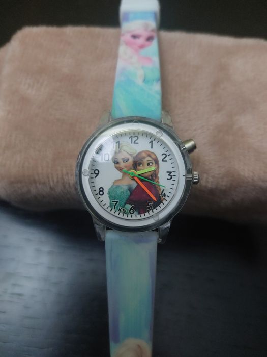 Frozen Clocks – NEW64564042100098121