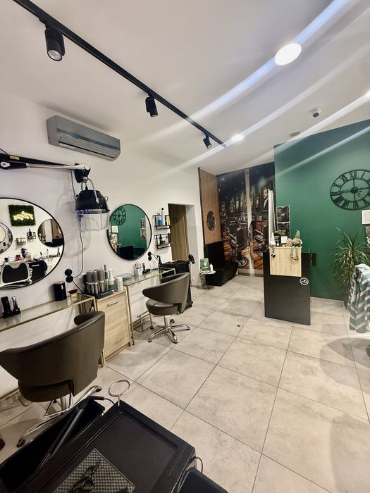 Podnajme stanowisko na przedłużanie włosów