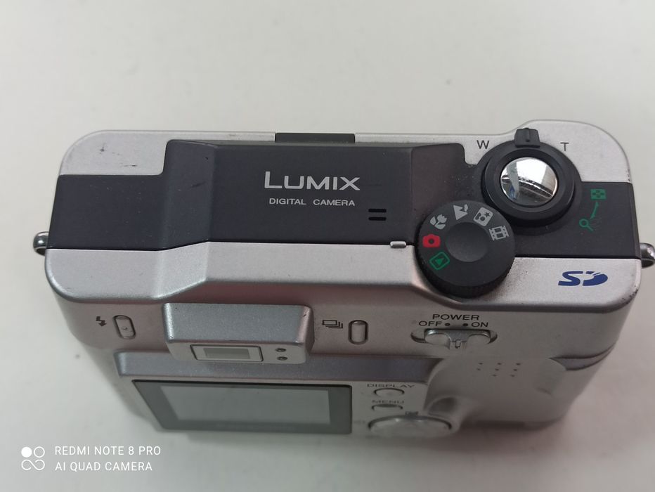 Фотоаппарат Panasonic DMC-LC20  (Canon )